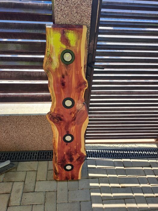 Lustre rustice din lemn masiv