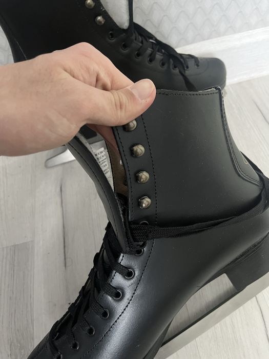 Коньки фигурные 43 размер