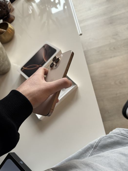 Iphone 16 pro max  desert titanium 256gb