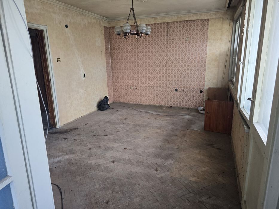 Апартамент широк център