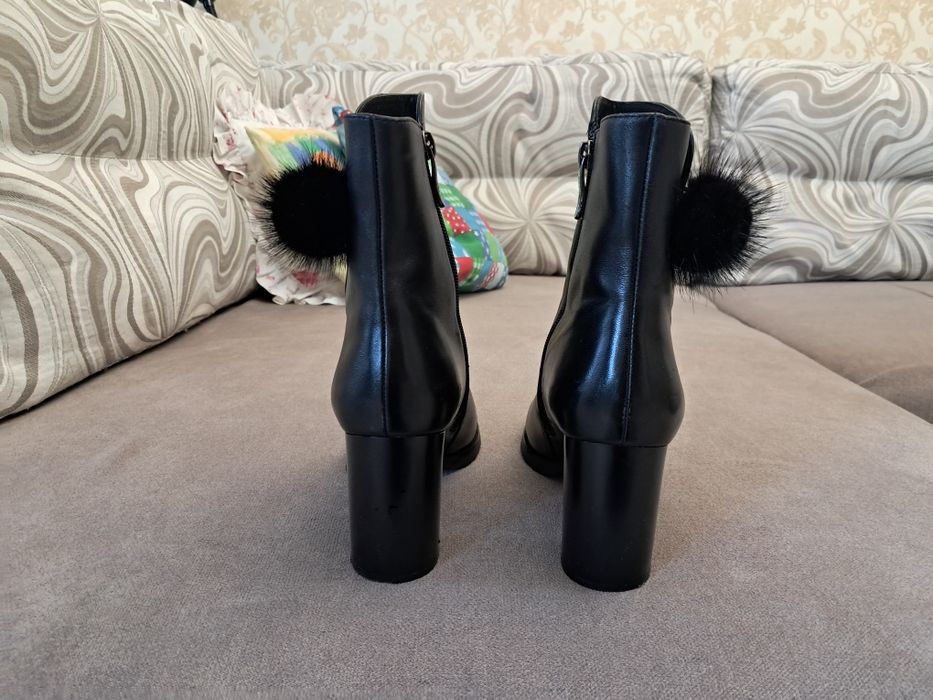 Продам кожаные сапоги