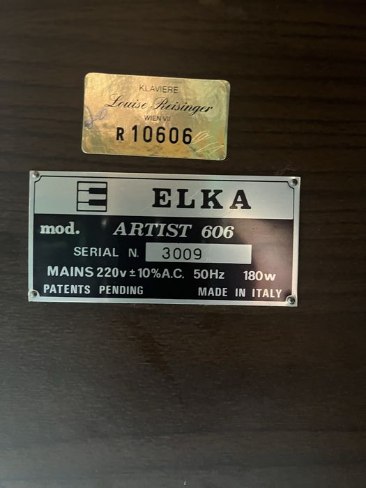 Pianina ELKA , impecabila