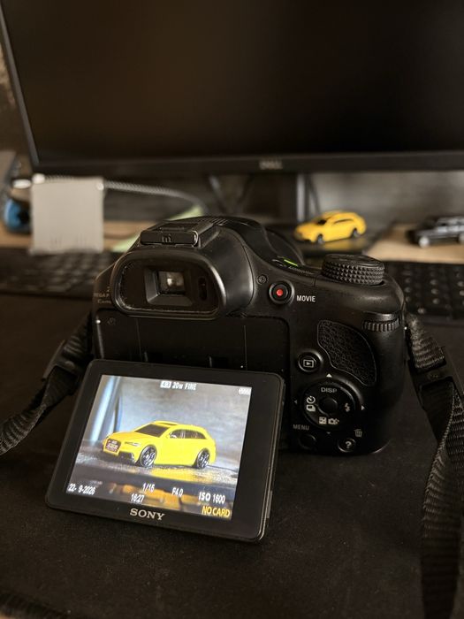 Sony Cyber-shot DSC-HX400V – 20.4 MP / 50x Optical Zoom / ZEISS