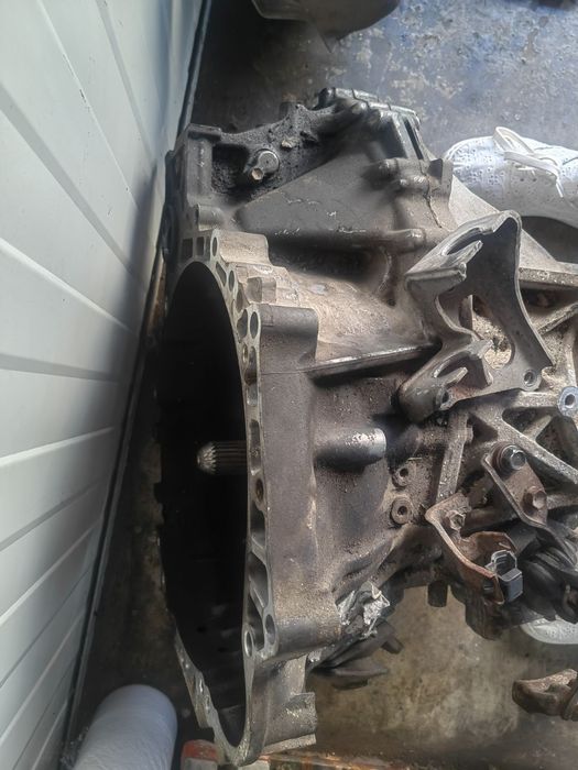 Ръчна скоростна кутия  за Тойота Авенсис T25 D-cat - 6степенна