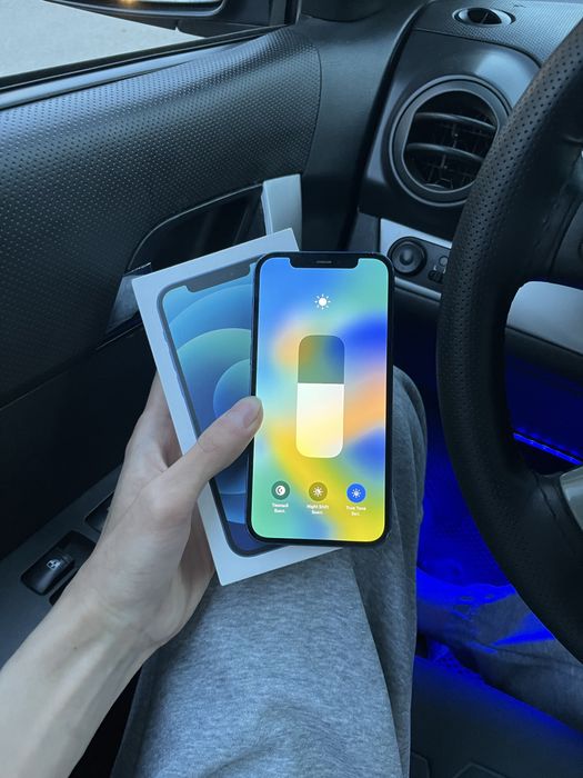 Продам Айфон 12 128gb