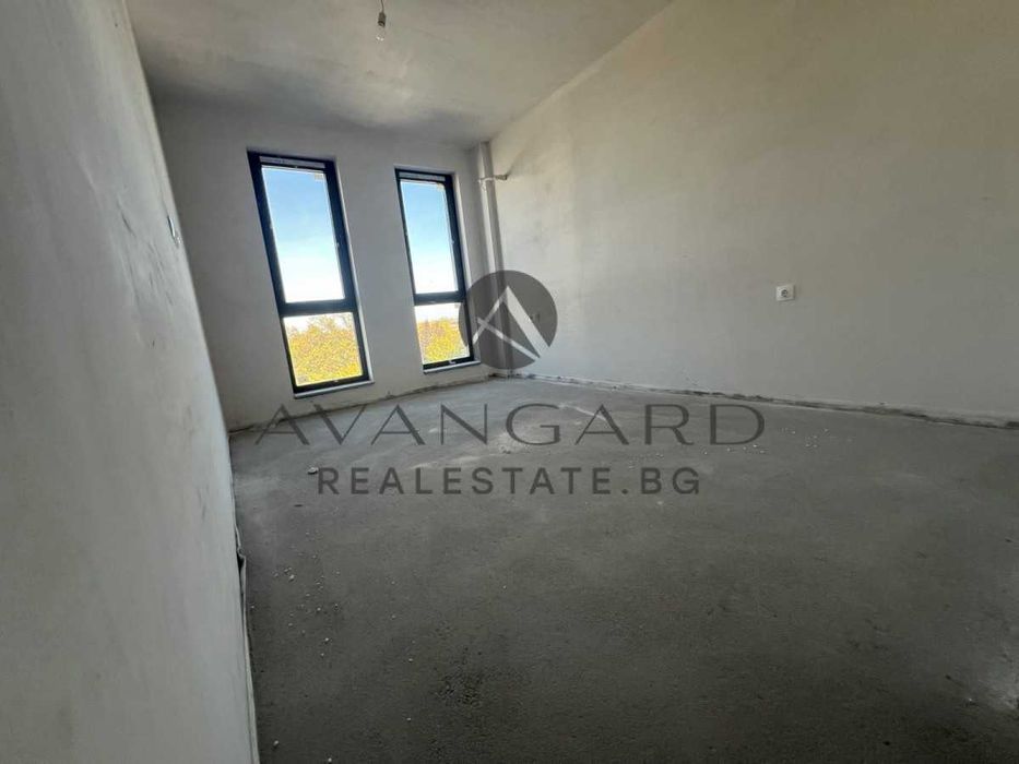 оф.21529 Тристаен апартамент / Кършияка