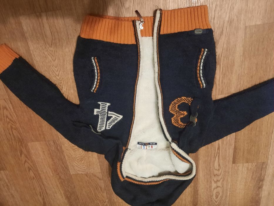 Рубашки,кофты тёплые,костюмы