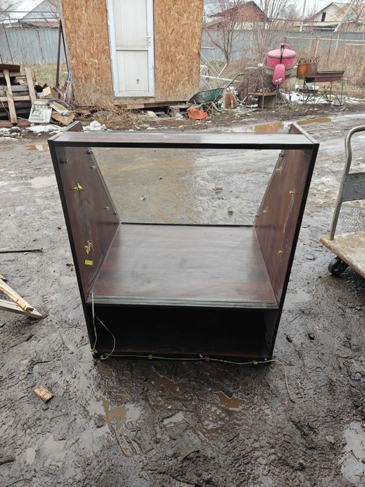 Торговая стеклянная витрина / прилавок