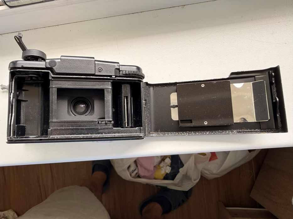 Аналогов филмов апарат Olympus XA1 + светкавица