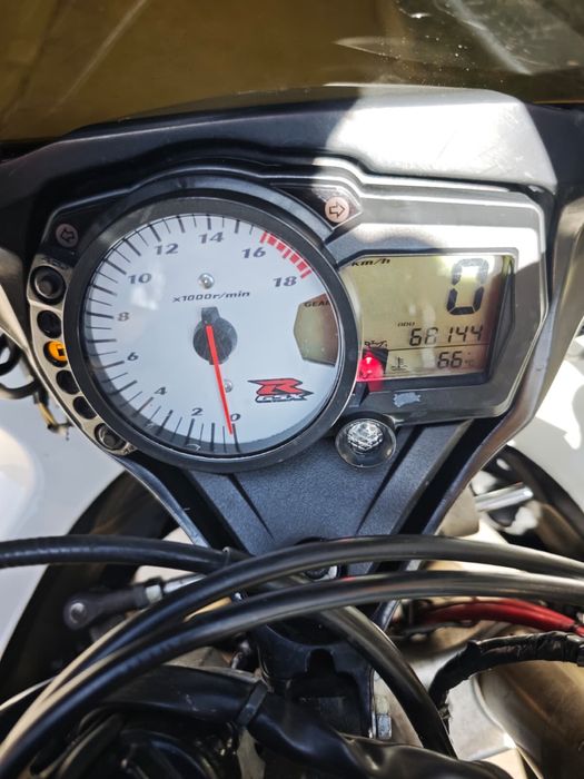 Suzuki gsxr k6 600 (NU RASPUND PE OLX)!