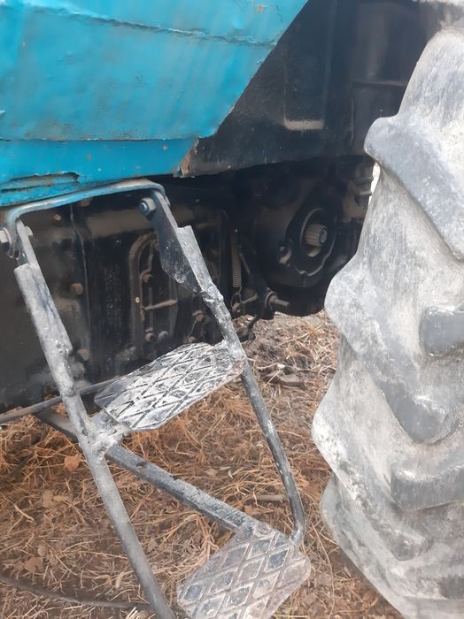 Mtz 80 srochni sotiladi