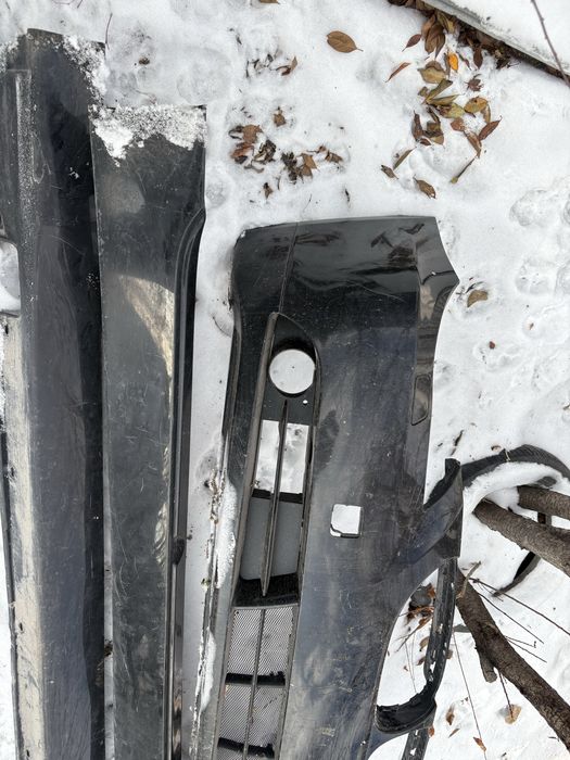 Продам. Комплект два бампера и проги BMW e 60