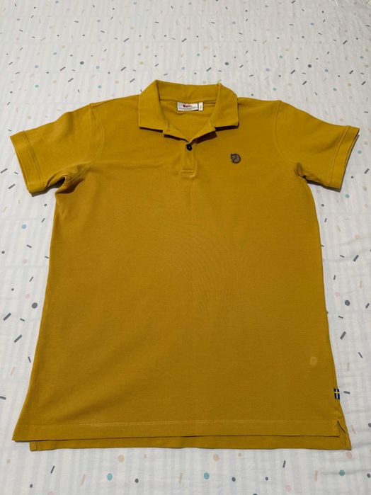Продавам нова поло тениска Fjallraven Ovik Polo T-Shirt, цвят Ochre, размер L