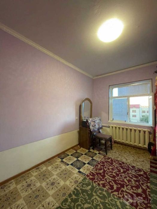 6-mikrda 4 xonali uy 100 kv.m tezda sotiladi