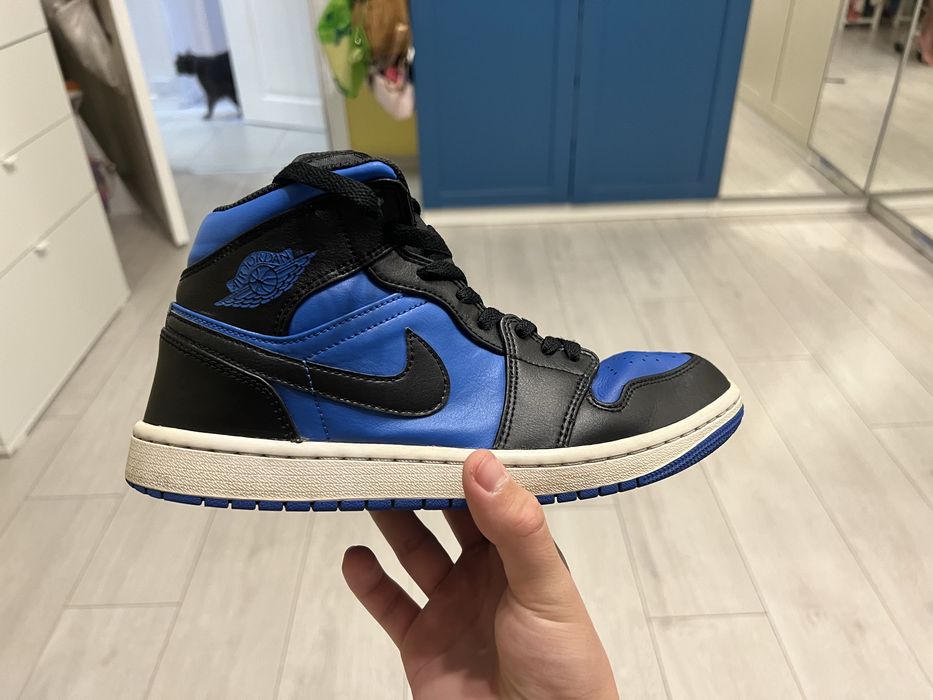 Nike Air Jordan 1 Mid Royal Blue