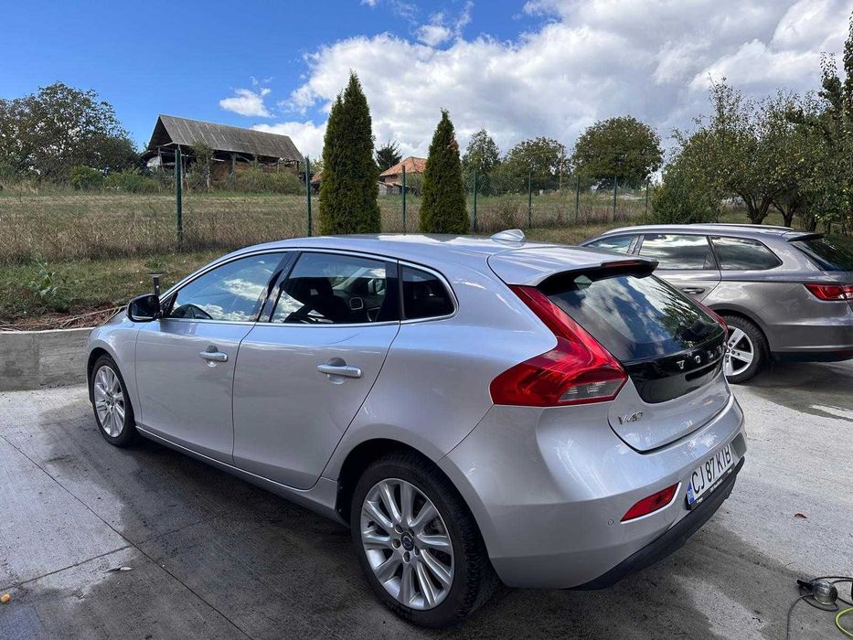 Volvo V40 D2 Summum Geartronic 2015
