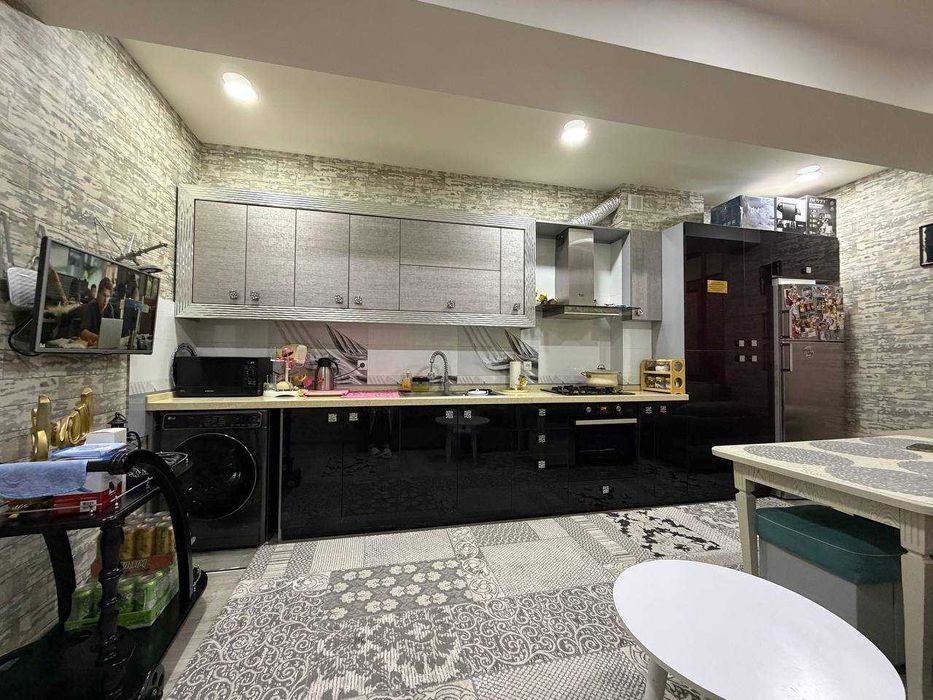 Продается Новостройка 3/3/8, ор ресторан Яккасарай.