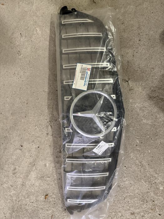 Решетка mercedes w204