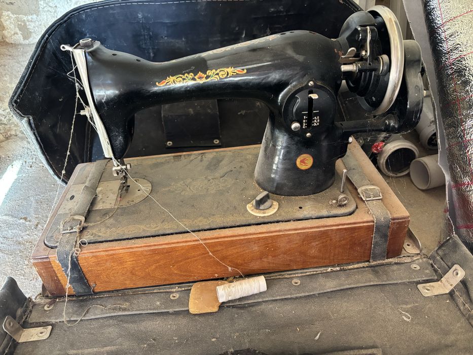 Тігін машинасы жаксы тігіп тұр