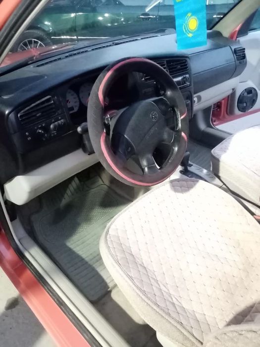 Машина сатылады.