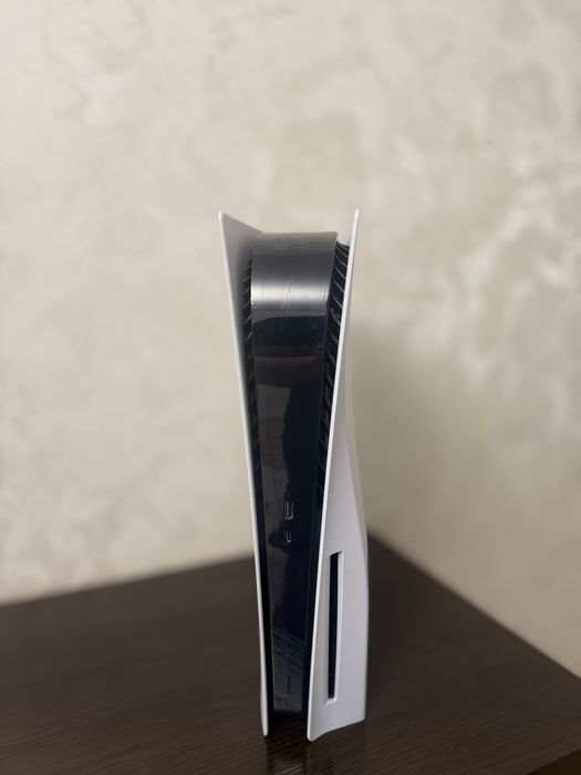 PS5 825GB + 8 игр на дисках | Отличное состояние