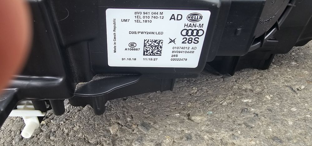 Far xenon Audi A3 8V nou