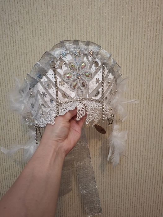 Кокошник ручной работы