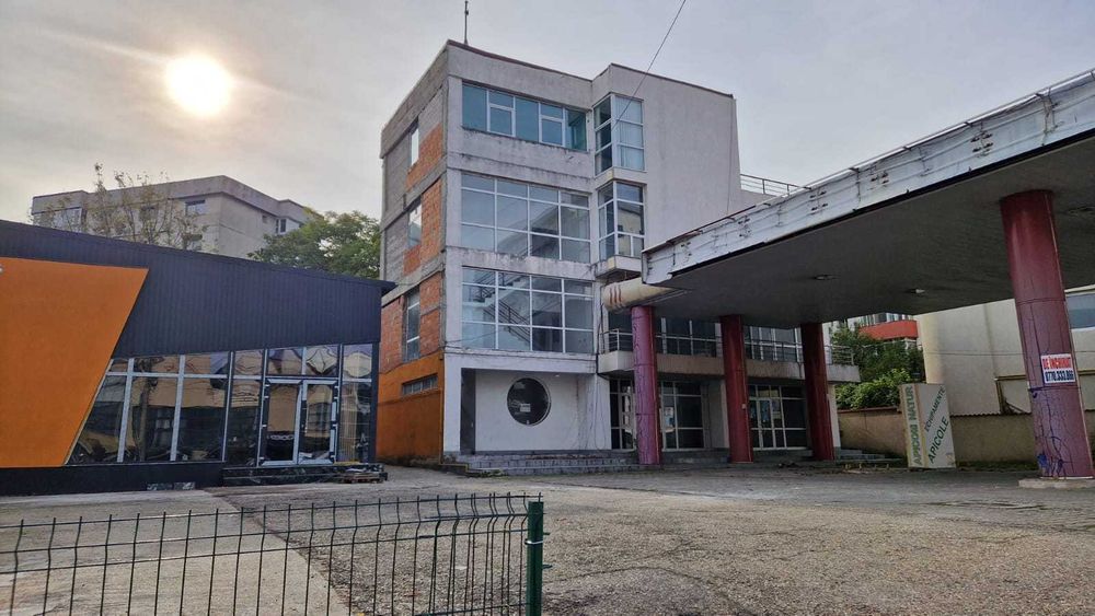 Spatii centrale, showroom, magazine, clinica, birouri, servicii, etc.