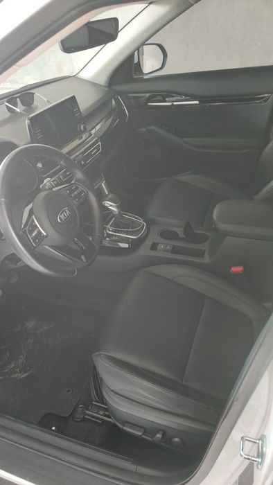 Продаю KIA Seltos 2021 фуловая позиция