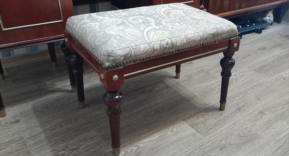 Трюмо -трельяж с пуфиком Румыния 1982г