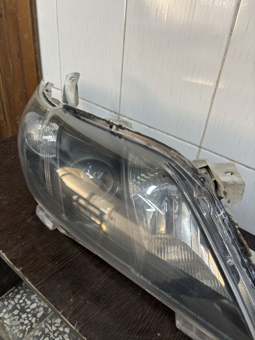 Продам фары на Camry 40