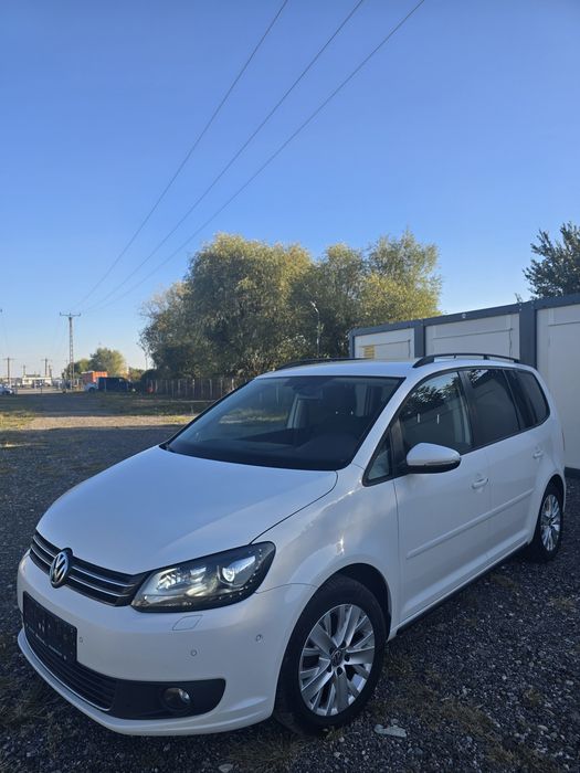 Volkswagen Touran 1.6 TDI / DSG / Cutie automata