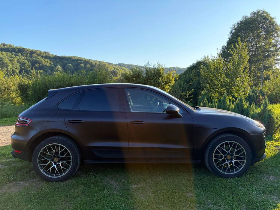 Porsche Macan Masina