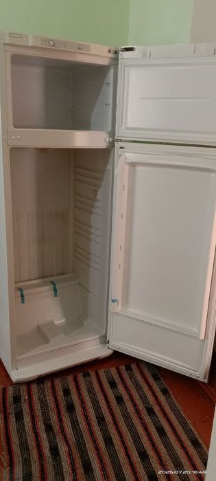 Холодильник  бирюса