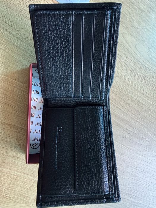 Мъжки кожен портфейл