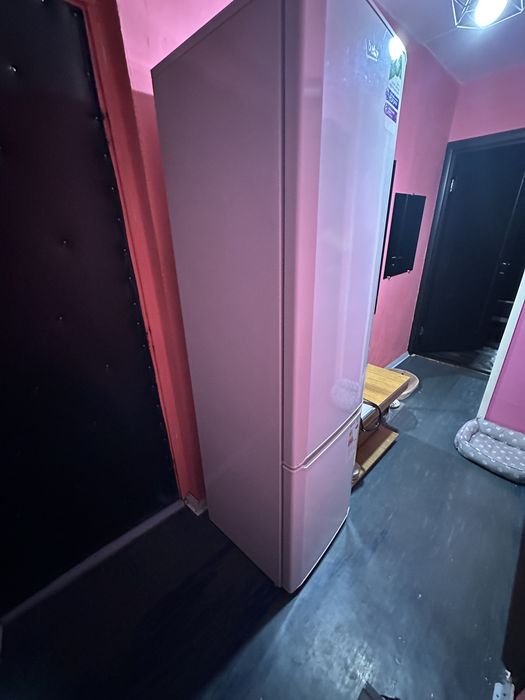 Продам Холодильник BEKO CS 332020