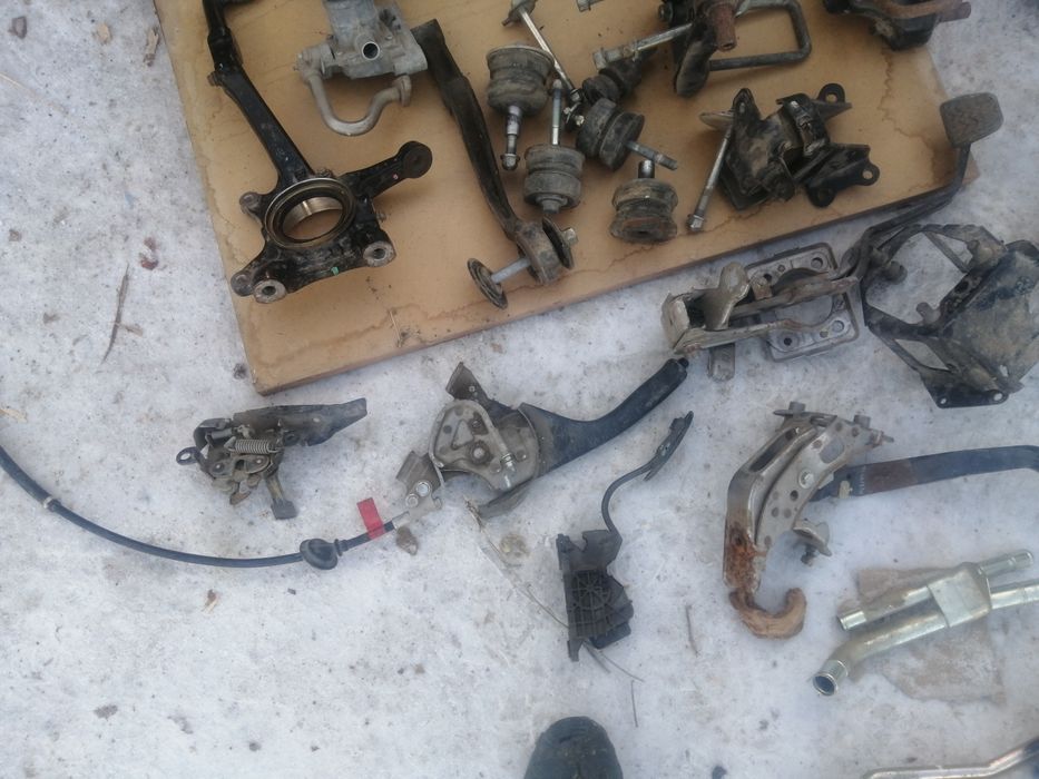 Продам запчасти на Хайлюкс,