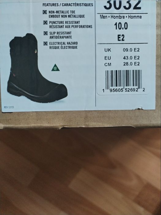 Продам защитные рабочие сапоги Redwing