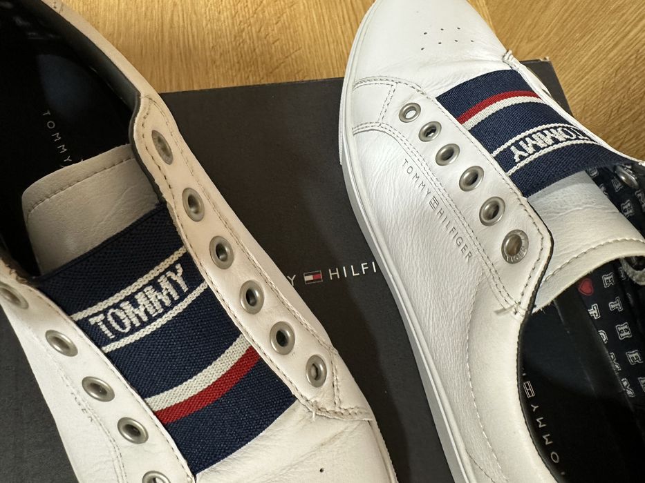 Tommy Hilfiger джапанки , кецове и мъжка чанта
