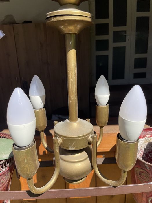 candelabru cu patru becuri
