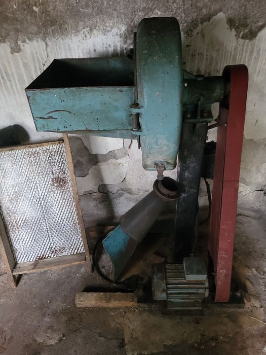 Чукова трифазна фуражомелка модел ФЧ 500 y-3