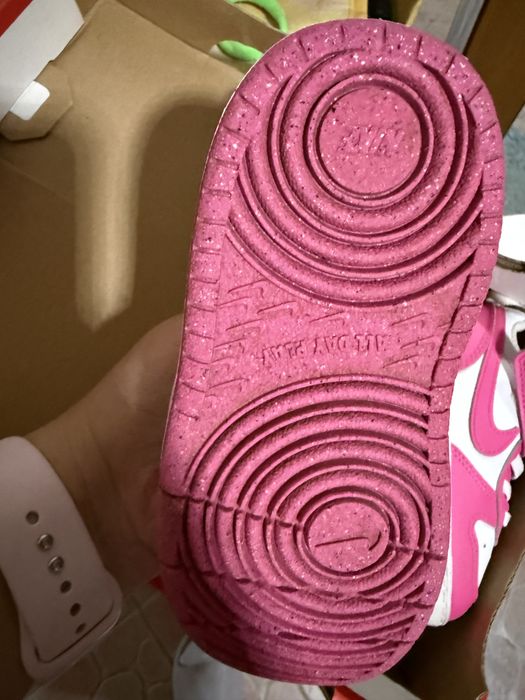 Розови Маратонки nike за момиче