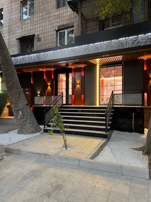 ЦУМ | Централ банк - Продается нежилое помещение вдоль дороги 165м2