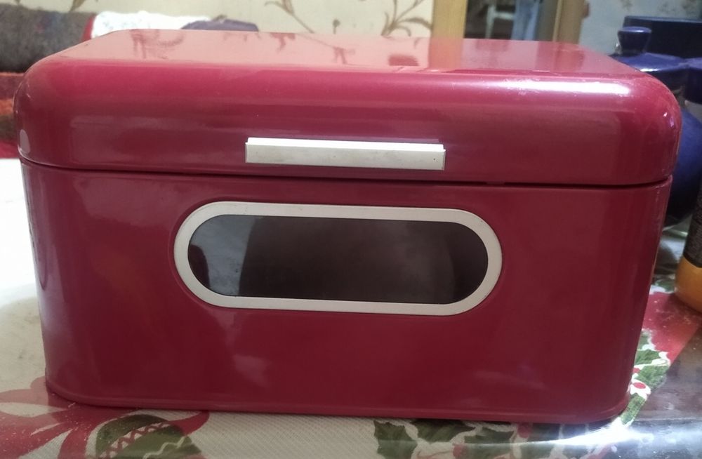 Железная хлебница