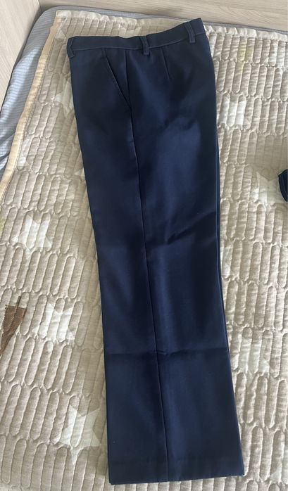 Продам школьный костюм