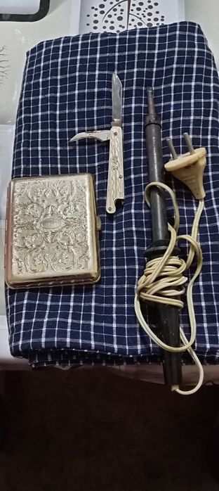 Продаётся портсигар, поялник, ножик советские.