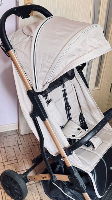 Продается прогулочная коляска