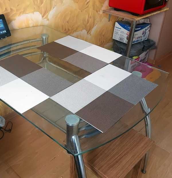 Продам стол для кухни стеклянный недорого