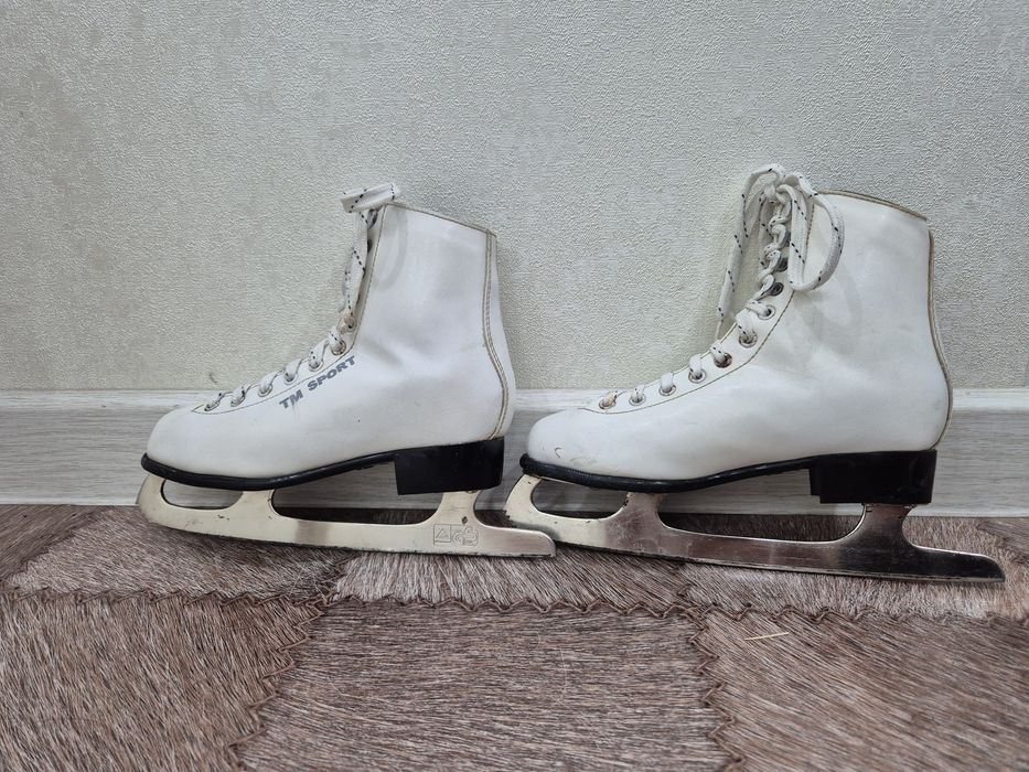 Коньки женские б/у