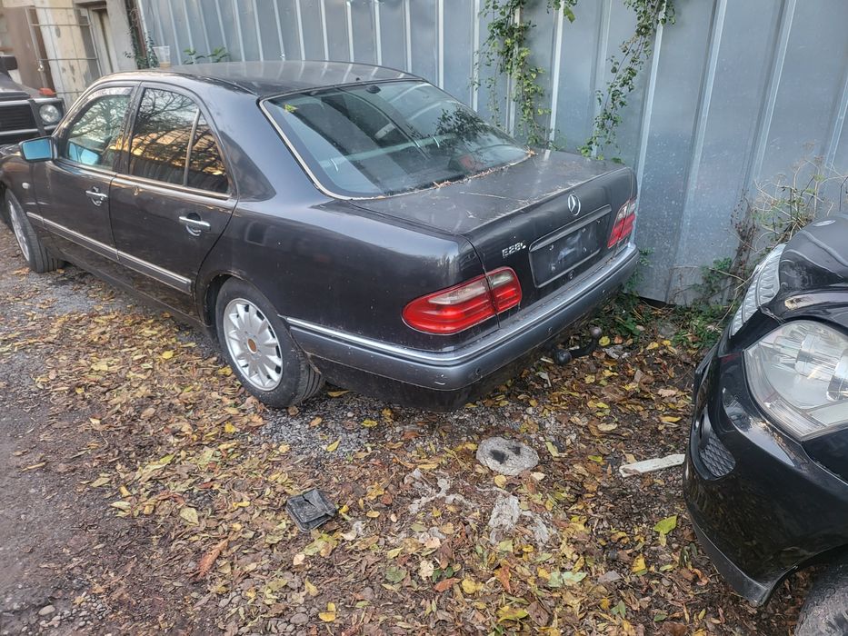 Мерцедес В210 Е280 Mercedes W210 E280 на части
